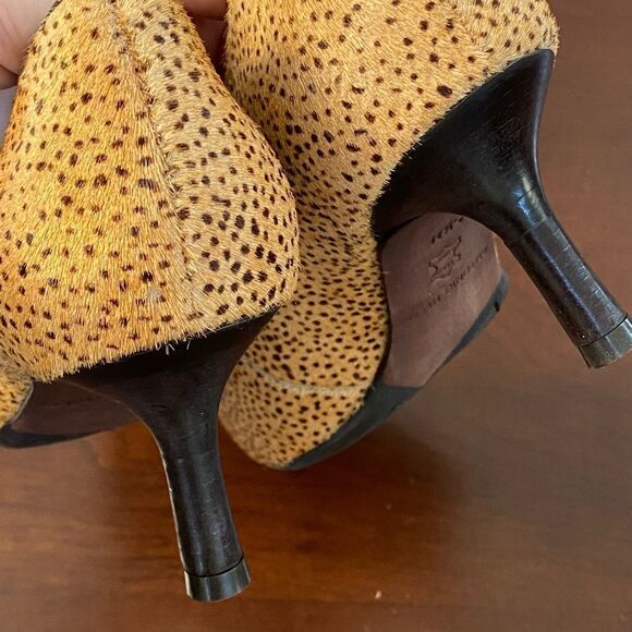 NWOT Antonio Melani Fur Animal Print Pointed Toe Heels, Size 5.5 - Picture 7 of 9